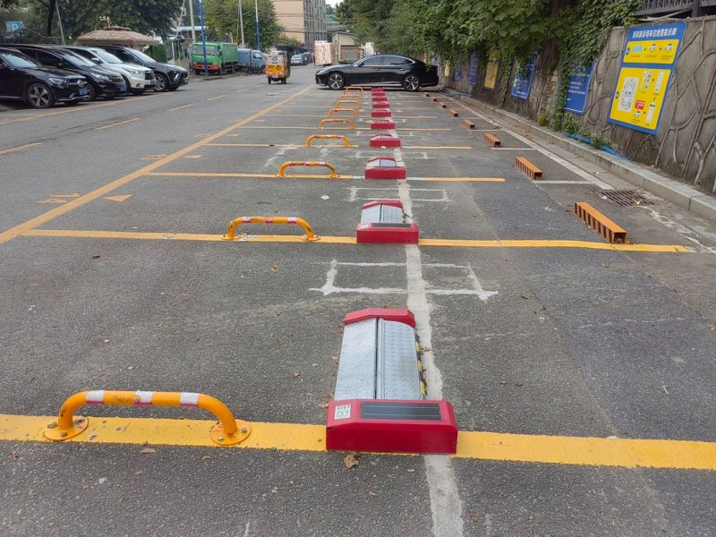 西郊游泳场（中锁板+埋地式锁板）