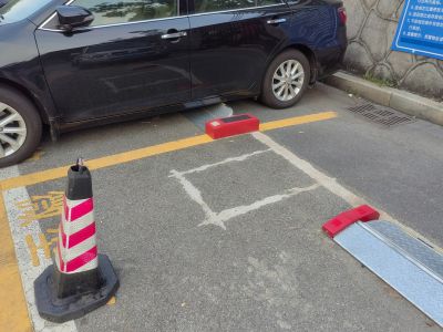 西郊游泳场（中锁板+埋地式锁板）